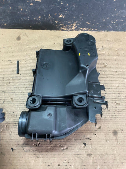 2007 to 2010 BMW X5 Air Intake Cleaner Filter Housing Box OEM S3717 DG6