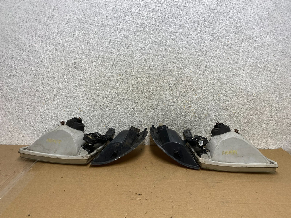 2001 2002 2003 Toyota Sienna Left+Right Side Set Headlights Halogen AH4414 DW8