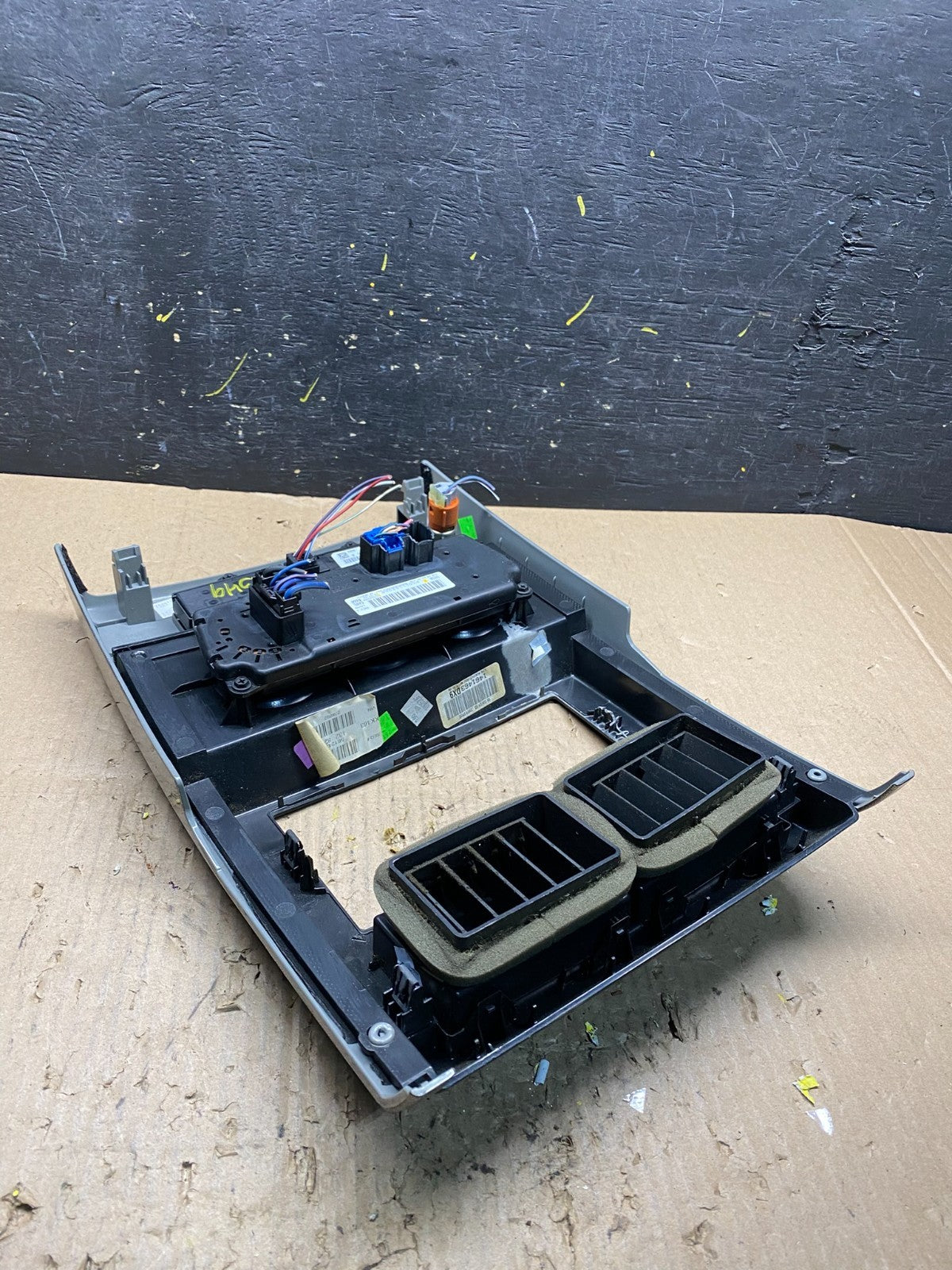 2008 to 2012 Jeep Liberty Dash Climate Temperature Control Radio Bezel T1549 DG3