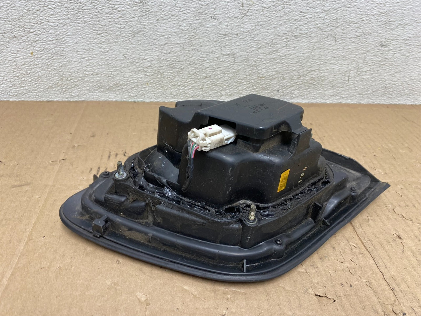 1997 1998 1999 Nissan Maxima Right Passenger RH Inner Tail Light Oem F3220 KC5
