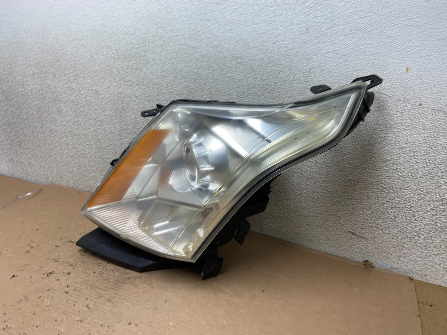 Halogen 2010 to 2016 Cadillac SRX Left Driver LH Side Headlight AB0823 DW1