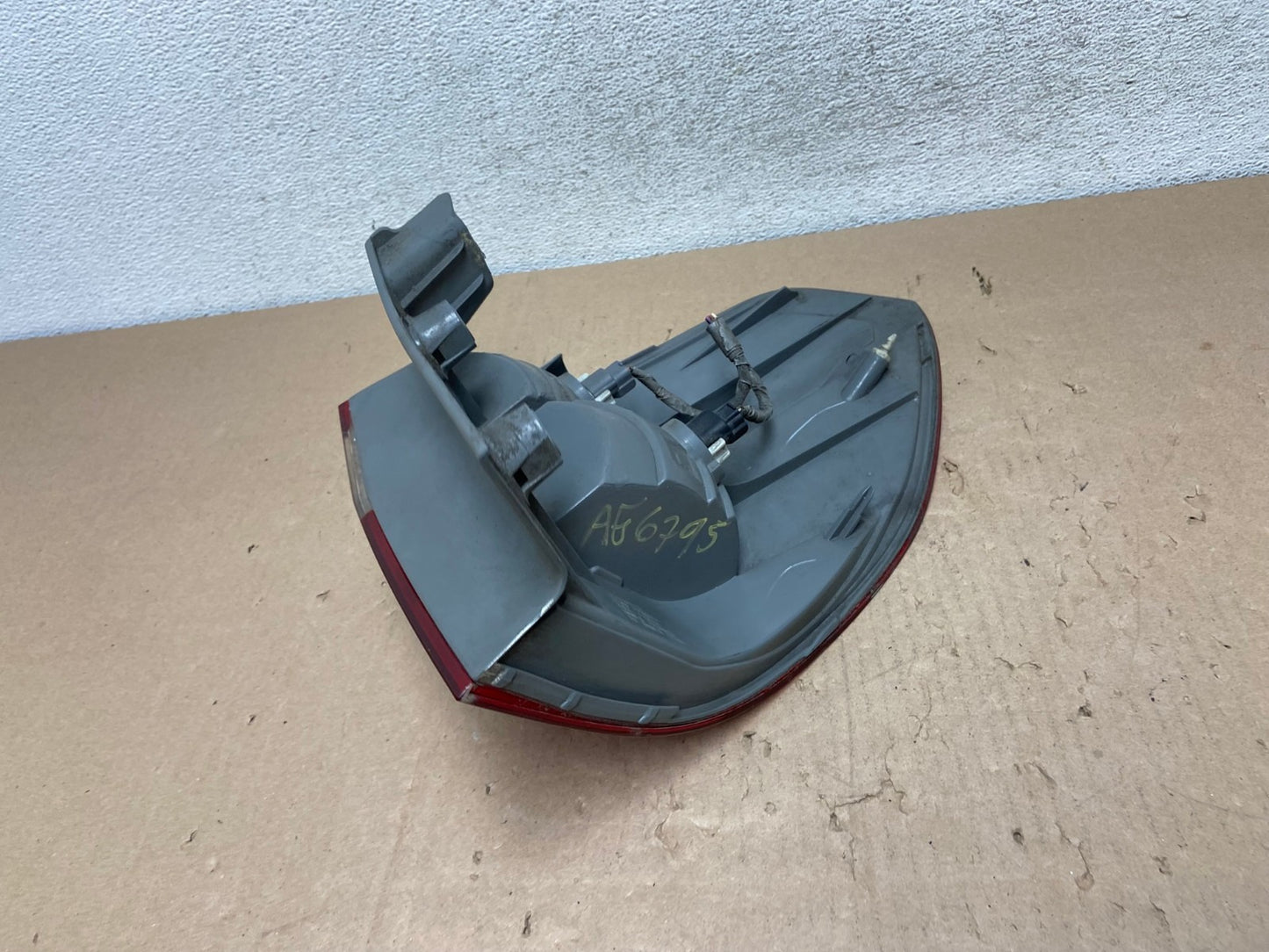 2005 2006 2007 Honda Odyssey Left Driver LH Side Tail Light AG6795 LK6