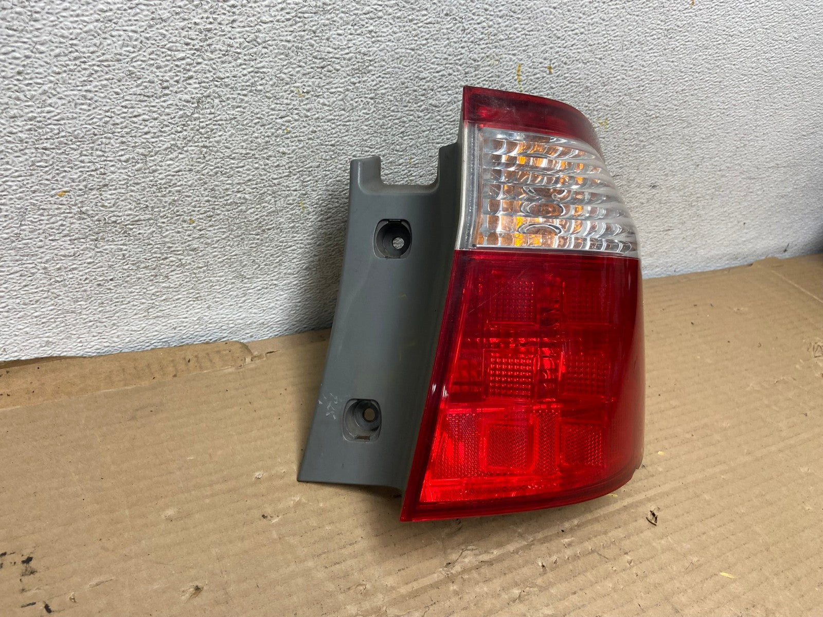 2005 2006 2007 Honda Odyssey Right Passenger RH Side Tail Light AH0633 LK1