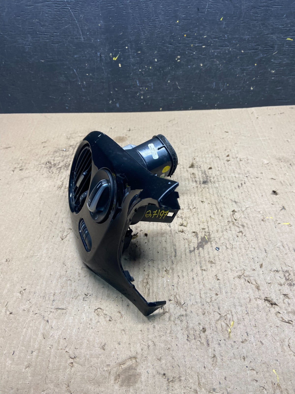 2012 to 2019 VW Beetle Front Left Driver Dash Trim Cover Oem Q7197 DG2