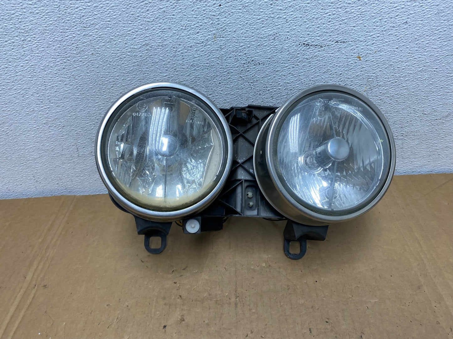 1998 to 2003 Jaguar XJ8 Right Passenger Side Headlight AD2763 DW0