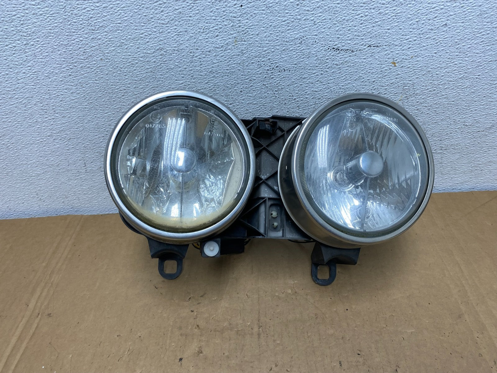1998 to 2003 Jaguar XJ8 Right Passenger Side Headlight AD2763 DW0