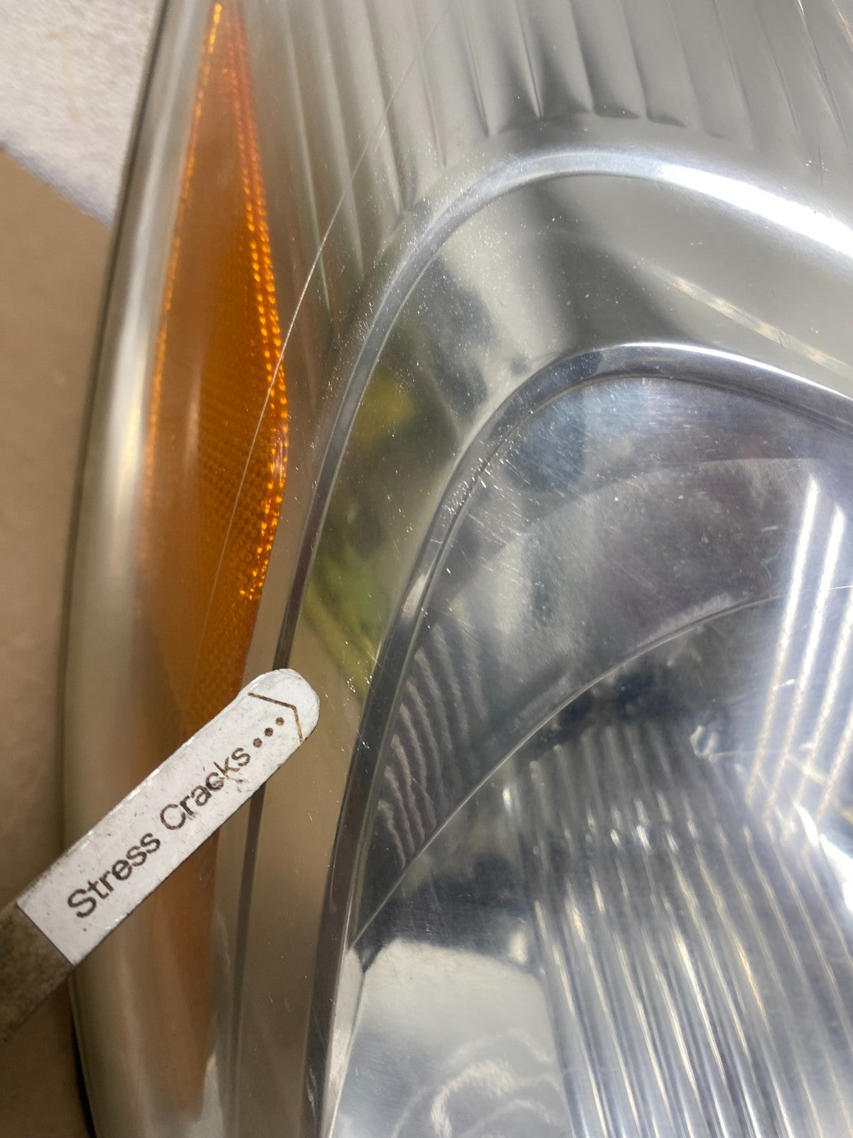2004-2005 Toyota Sienna Right Passenger Halogen Headlight AH9328 DW4