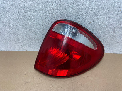 2004 - 2007 Dodge Grand Caravan Right Passenger Side Tail Light AG4622 LK0