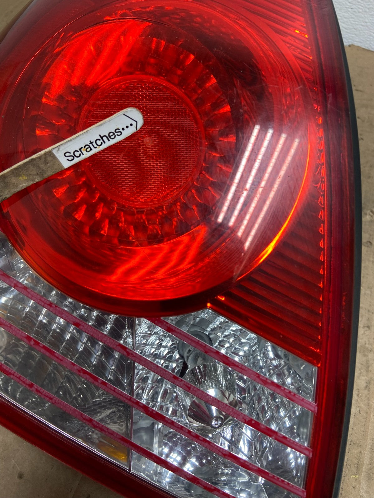 2004 2005 2006 Hyundai Elantra Sedan Left Driver LH Tail Light OEM AB8533 DW3