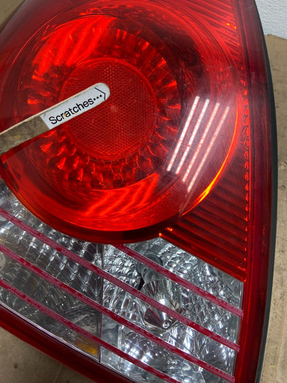 2004 2005 2006 Hyundai Elantra Sedan Left Driver LH Tail Light OEM AB8533 DW3