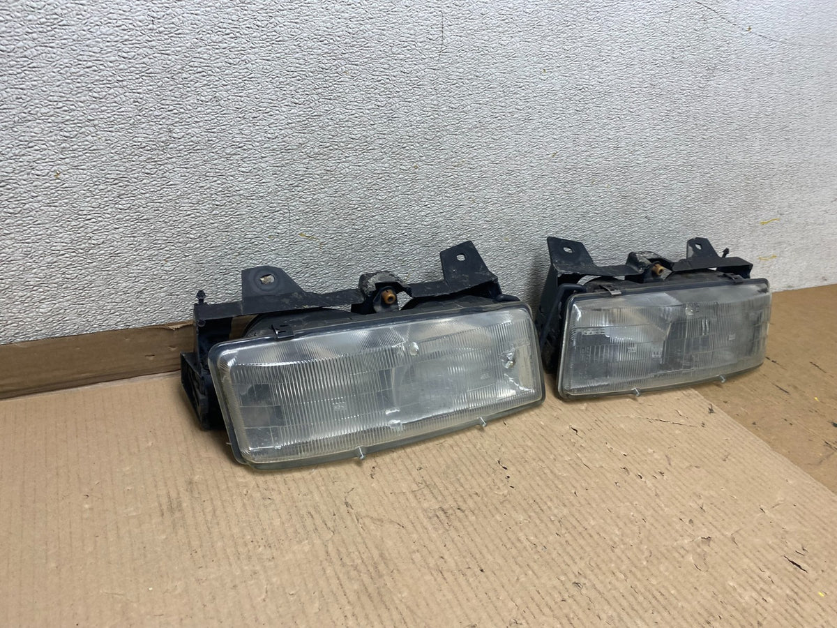 1989 to 1993 Pontiac Trans Sport Left+Right Set Headlight U2643 PS2