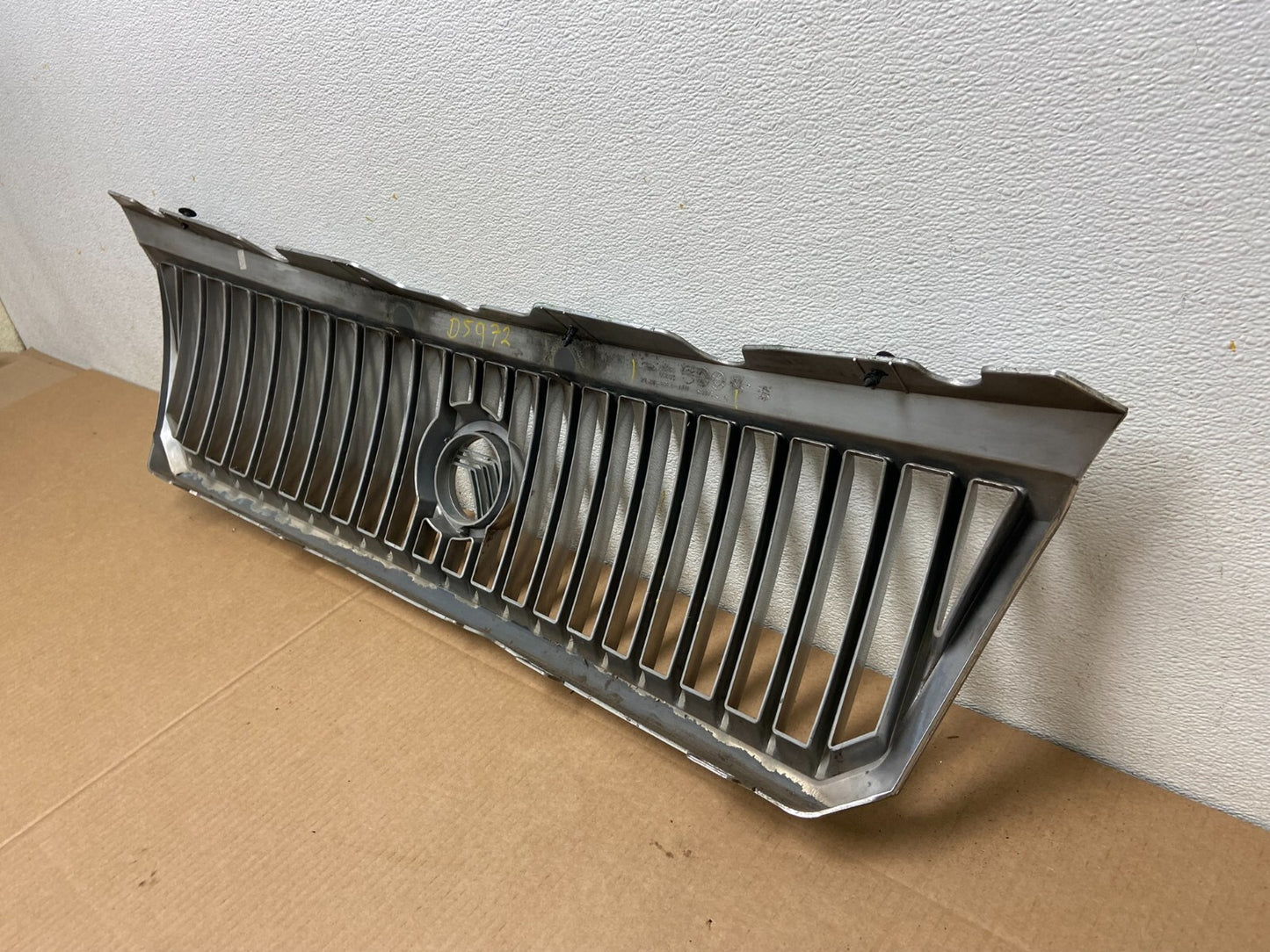 2002 to 2005 Mercury Mountaineer Front Upper Grill Grille Oem D5972 DG14