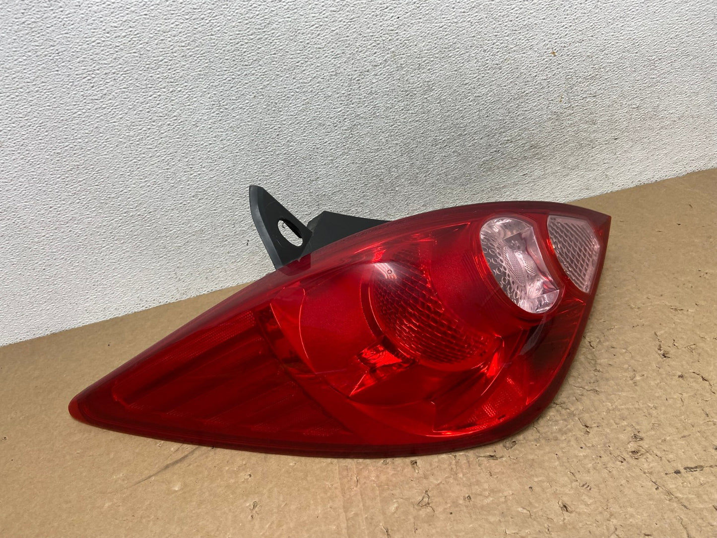 2007 - 2012 Nissan Versa Hatchback Left Driver Side Lh Tail Light AG1273 LK0