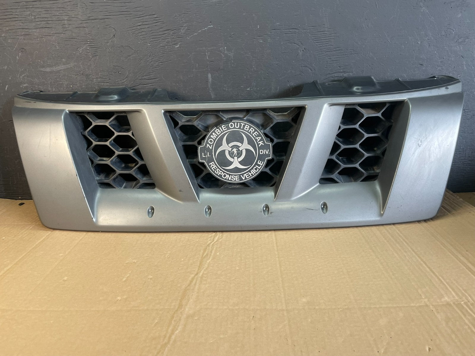 2005 2006 2007 2008 Nissan Xterra Front Upper Grill Grille AC9695 DG0