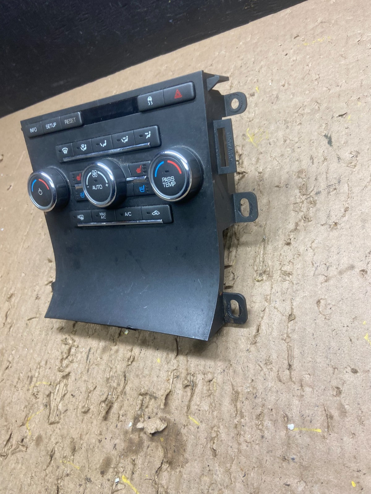 2009 to 2012 Lincoln MKS A/C Heater Dual Climate Control Panel OEM t8789 DG1