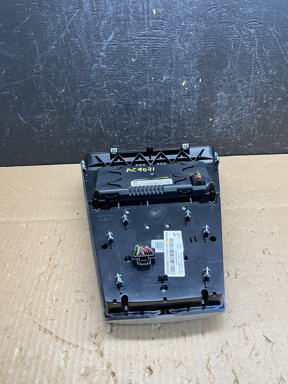 2010-2011 Chevrolet Equinox Radio Face Climate Control Panel Bezel ac9070 DG3