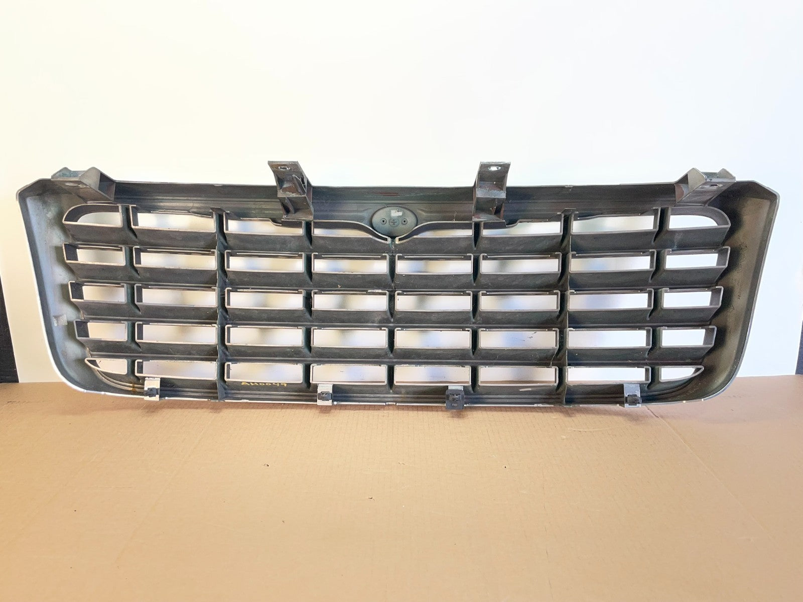 2007 2008 2009 Chrysler Aspen Front Radiator Upper Grill Grille AH0049 DG3