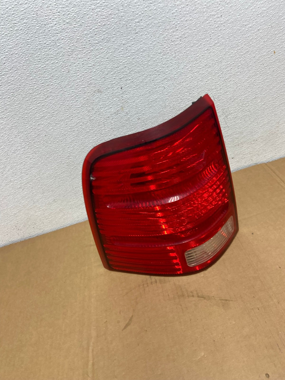2002 to 2005 Ford Explorer Left Driver Lh Side Tail light AC7456 LK2