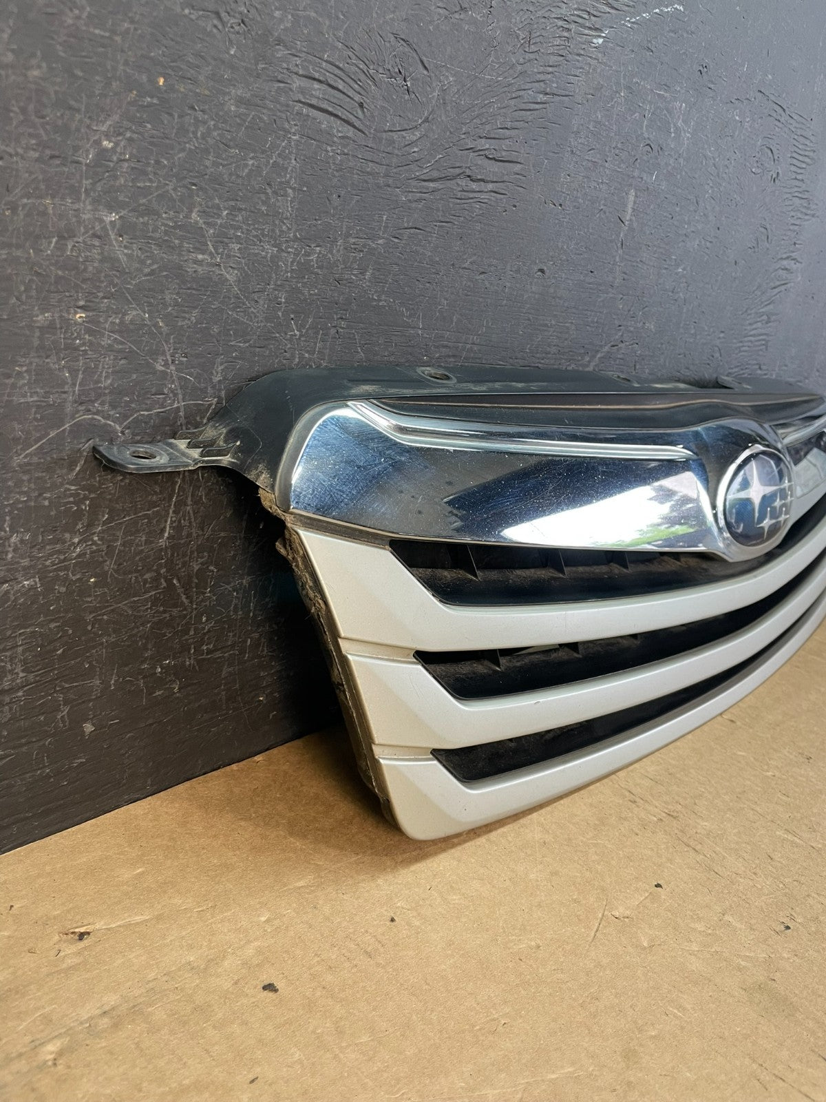 2010 to 2012 Subaru Legacy Outback Wagon Front Grill Grille AD5515 DG2