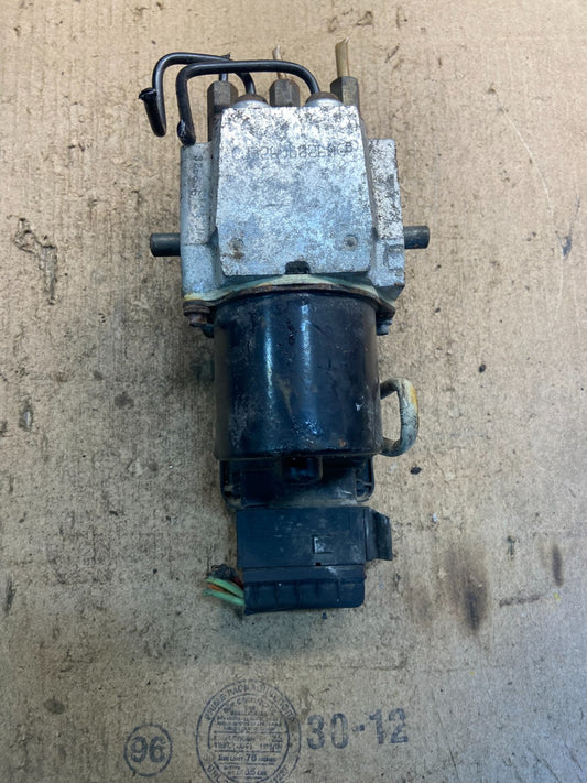 1999 to 2000 Ford F250 F350 SRW ABS Pump Control OEM 2c342c346be Z8894 DG0