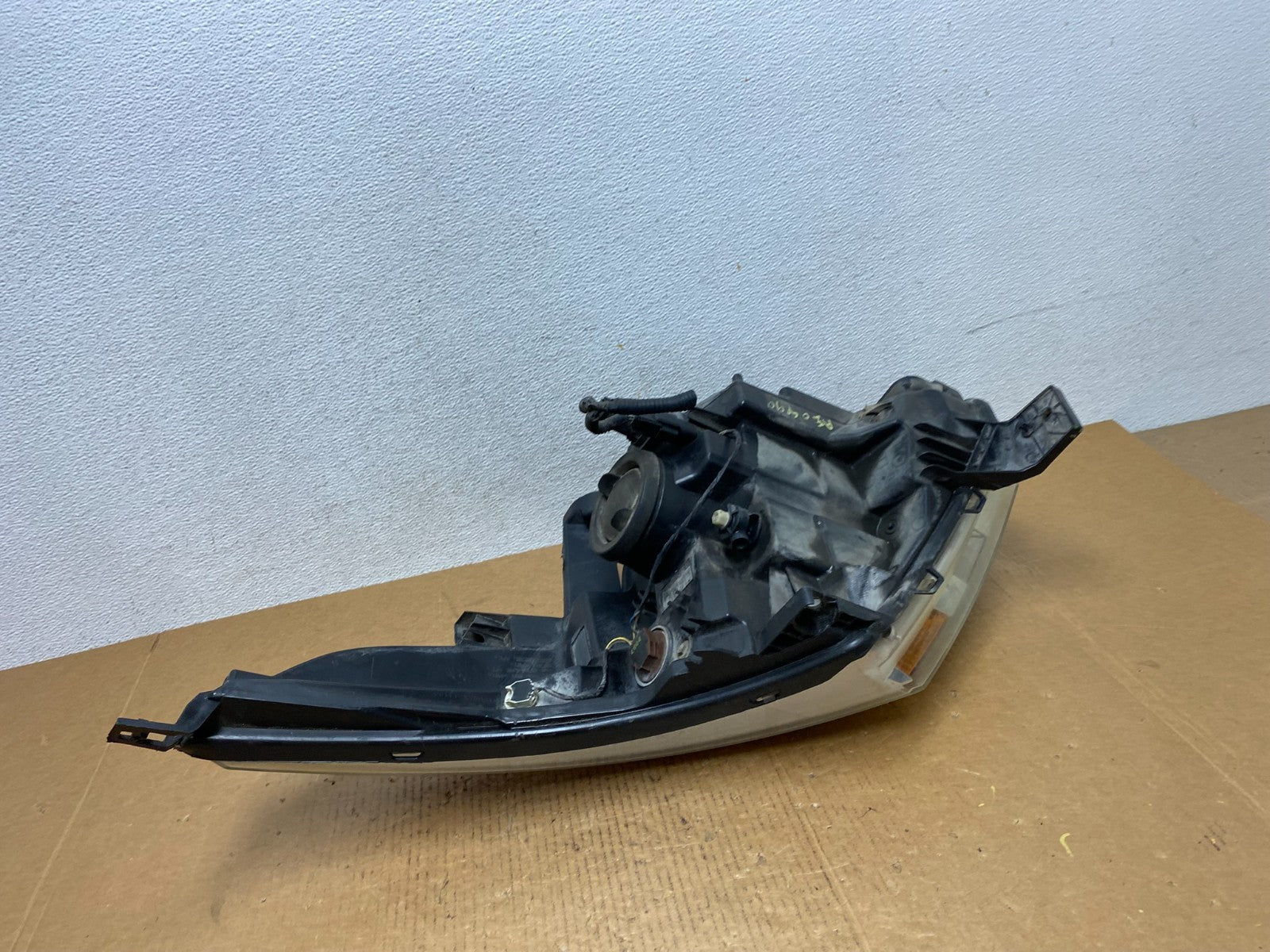 2011 to 2015 Ford Explorer Right Passenger Halogen Headlight AE0490 DW5