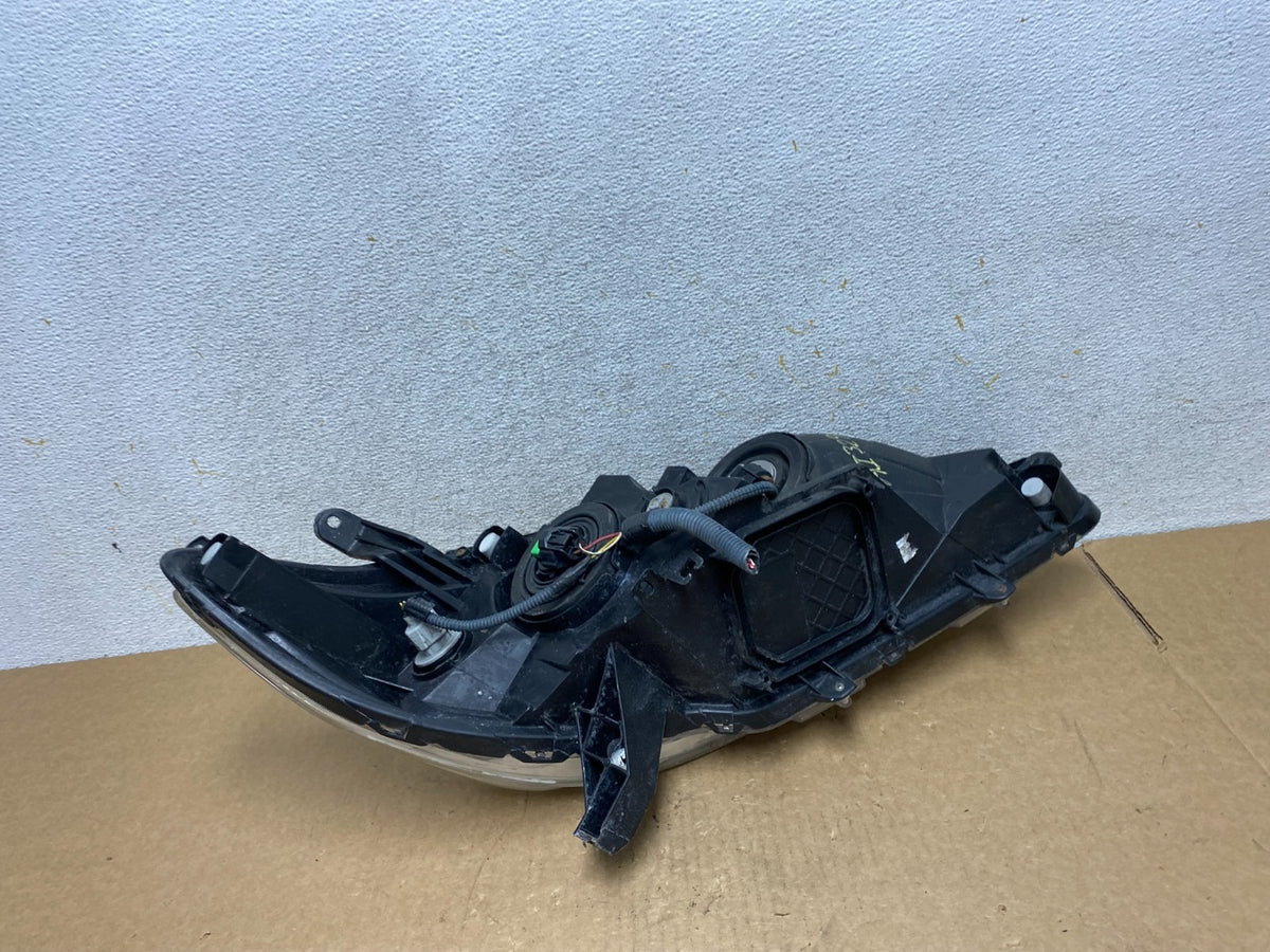 2011-2014 Toyota Sienna Left Driver LH Halogen Headlight AI3296 DW10
