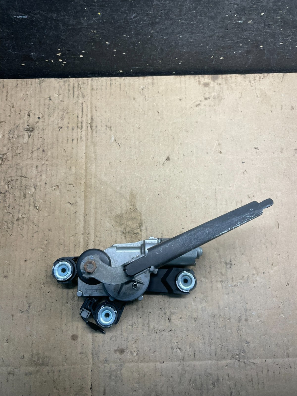 2012 to 2014 Ford Focus Rear Windshield Wiper Motor OEM BV61-17K441-AA W7166 DG0
