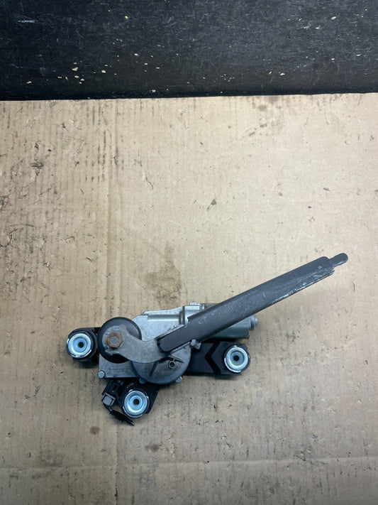 2012 to 2014 Ford Focus Rear Windshield Wiper Motor OEM BV61-17K441-AA W7166 DG0