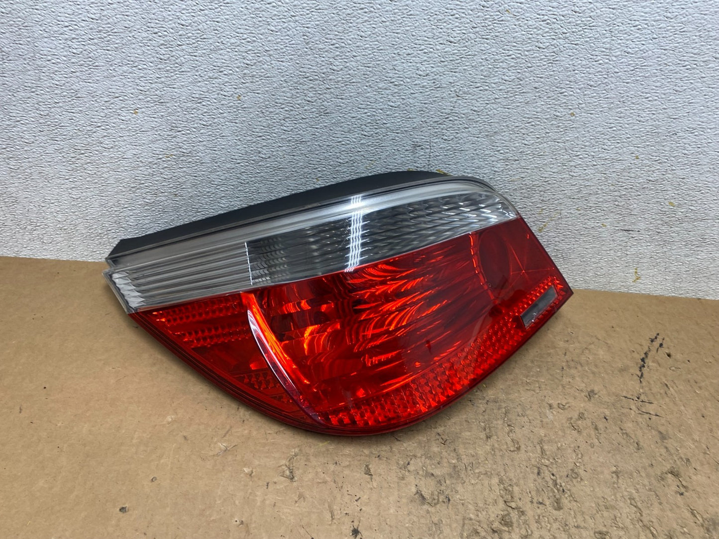 2004 -  2007 BMW 5 Series E60 Left Driver LH Side Tail Light OEM Q8747 DW0