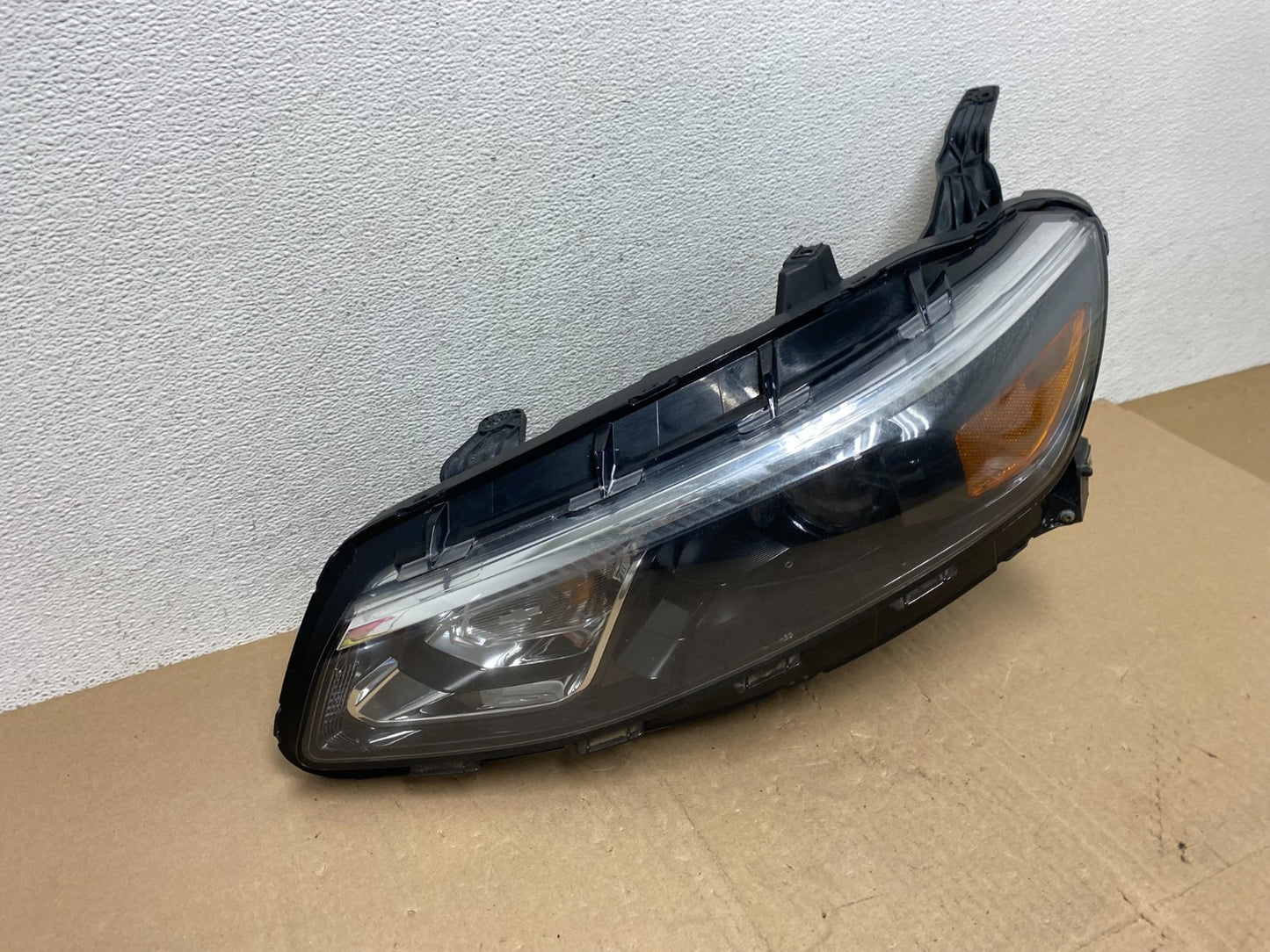 2016 - 2018 Chevrolet Malibu Left Driver LH Halogen Headlight ae6741 DG2