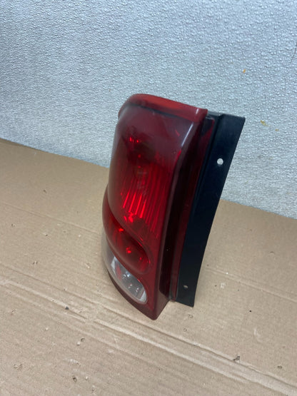 2004 to 2007 Buick Rainier Left Driver LH Tail Light OEM AB1284 LK1