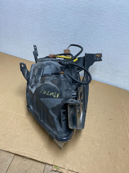 2005 to 2007 Ford Five Hundred Halogen Right Passenger Side Headlight AD0801 DW9