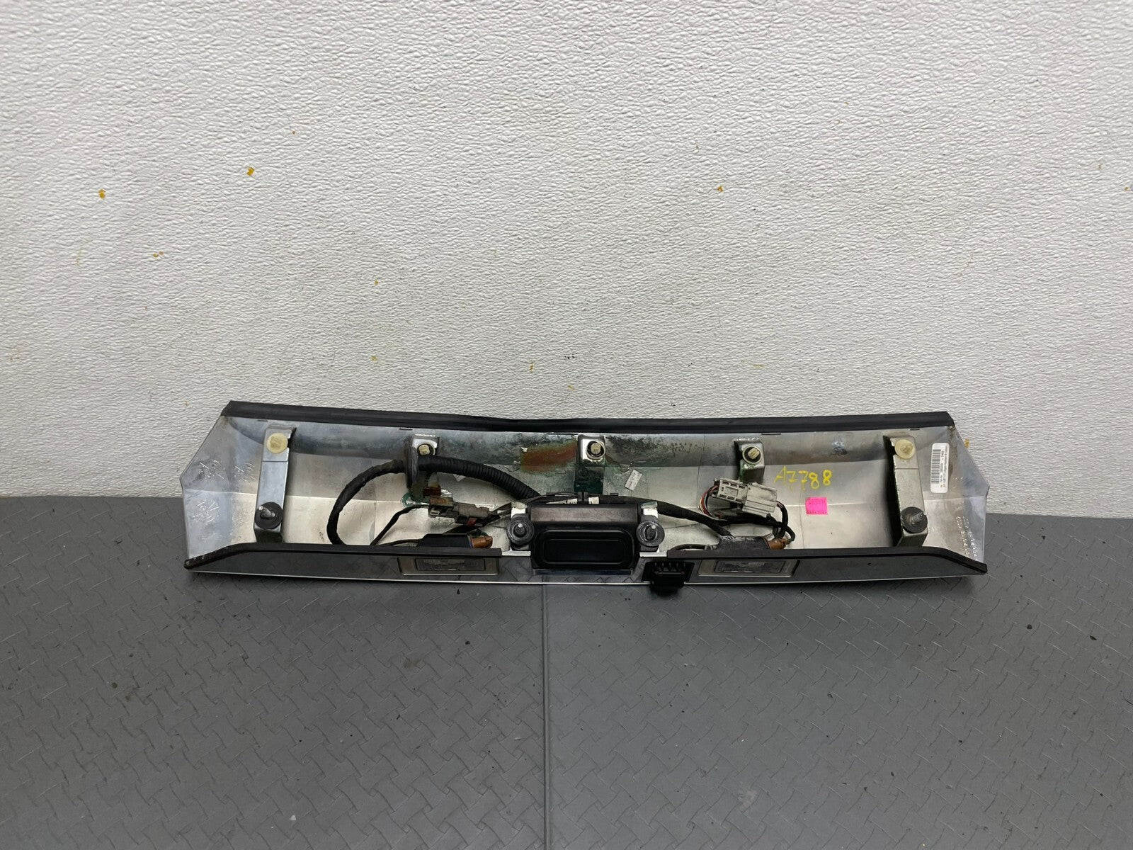 2010-2015 Gmc Terrain Lift Gate Handle Trim With Back Up Camera A7788 DG6