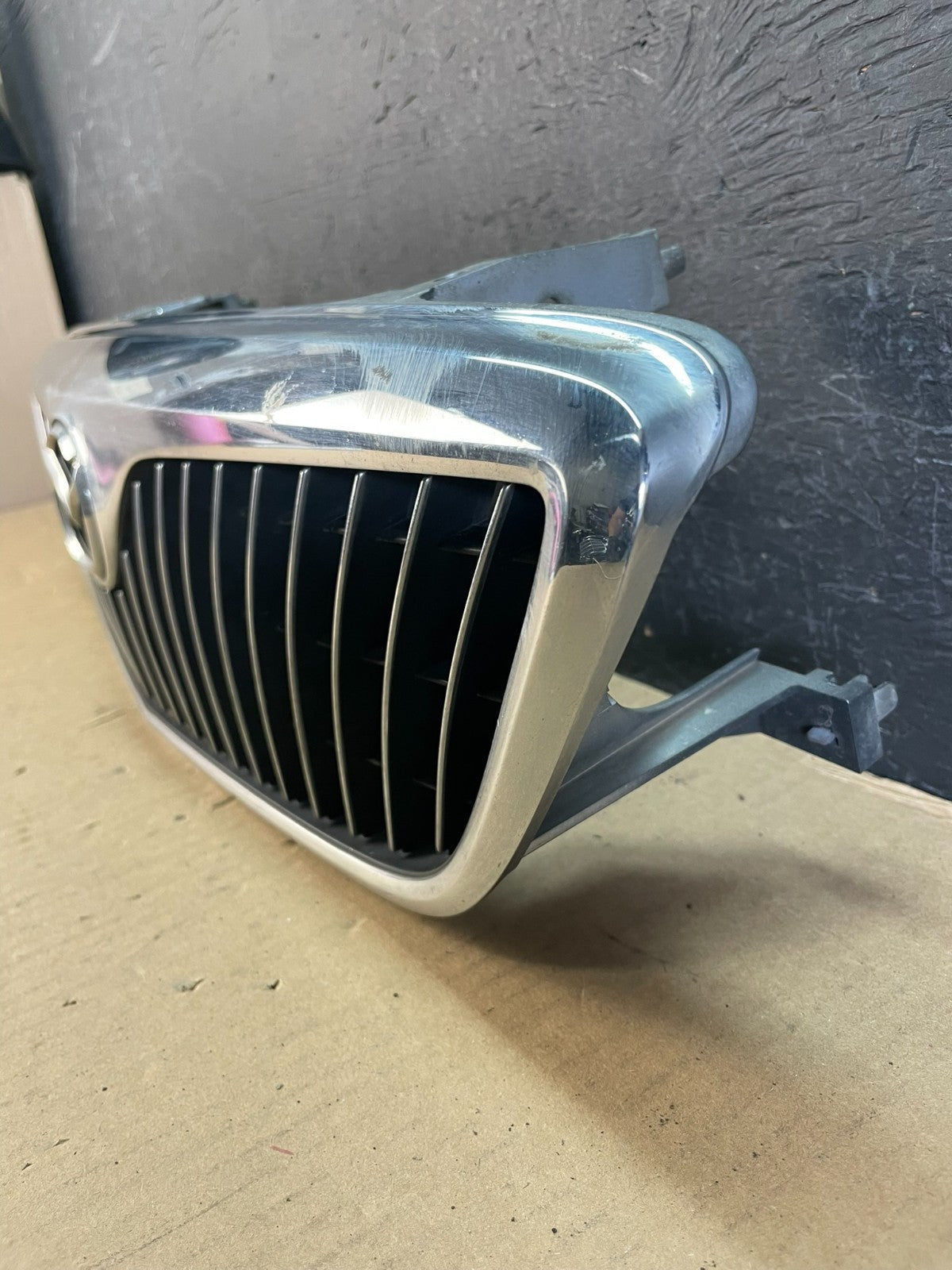 1999 to 2000 Mazda Millenia Front Grill Grille ad5768 DG1