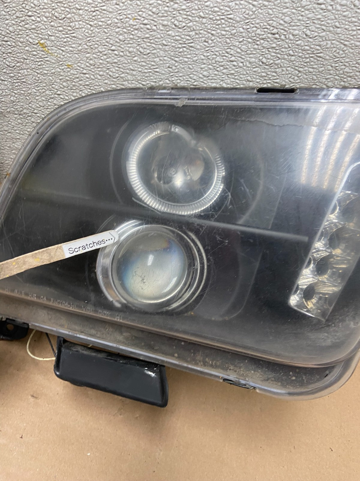 2005 to 2009 Ford Mustang Left+Right Set LED Black Halogen Headlight AA9873 DG4