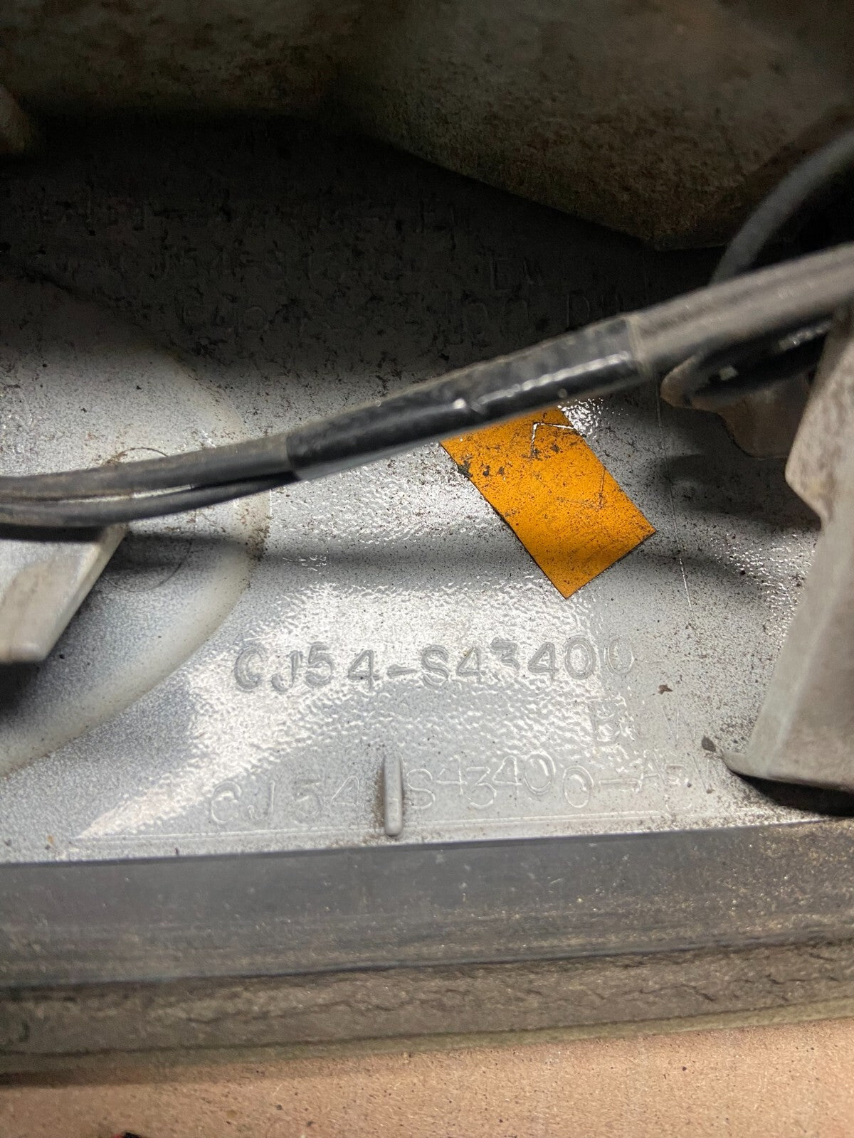 2013 to 2016 Ford Escape Rear Trunk Molding Trim E8598 PS9