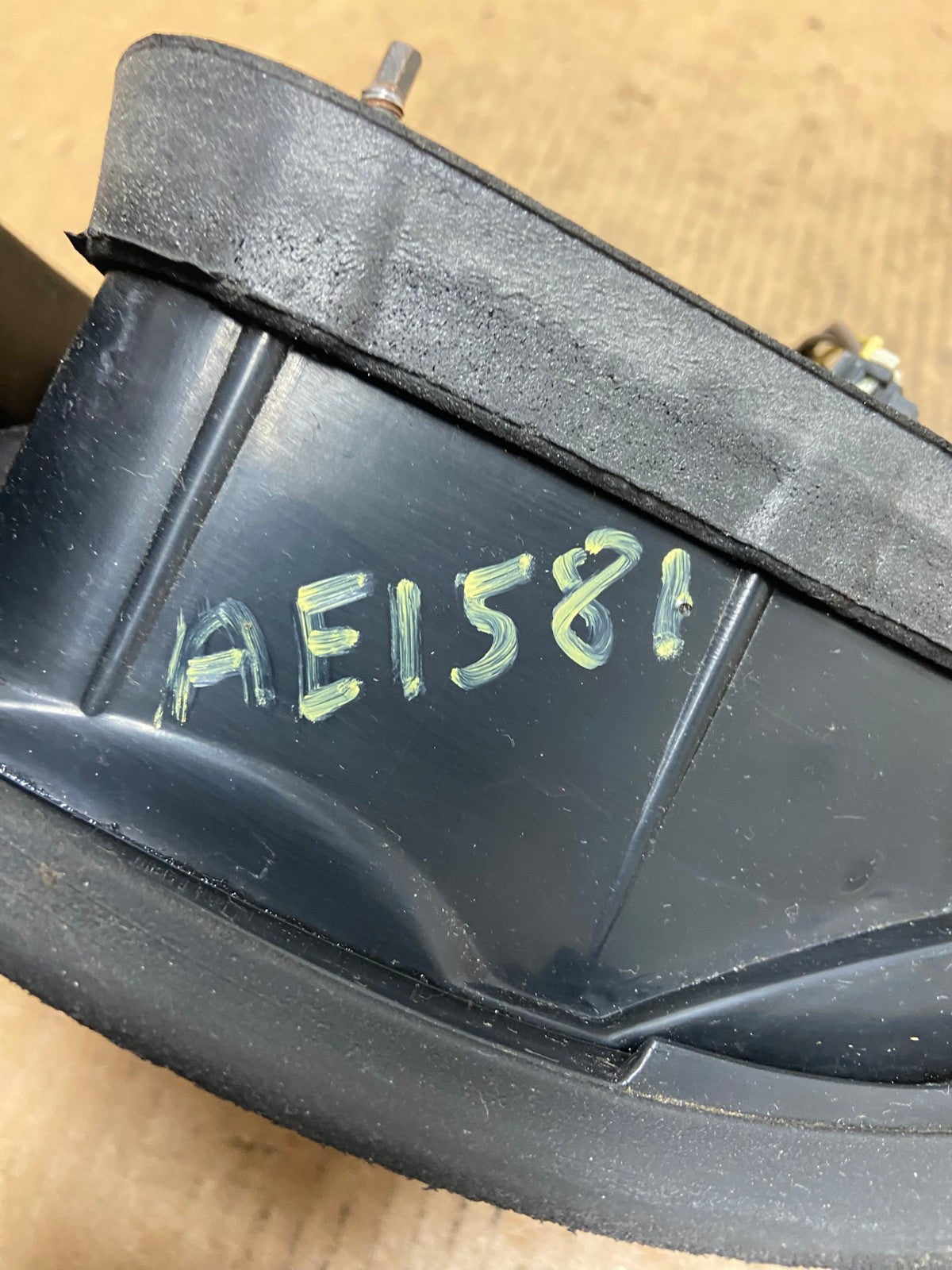 1997 1998 1999 Chevrolet Cavalier Left Driver LH Tail Light AE1581 LK8