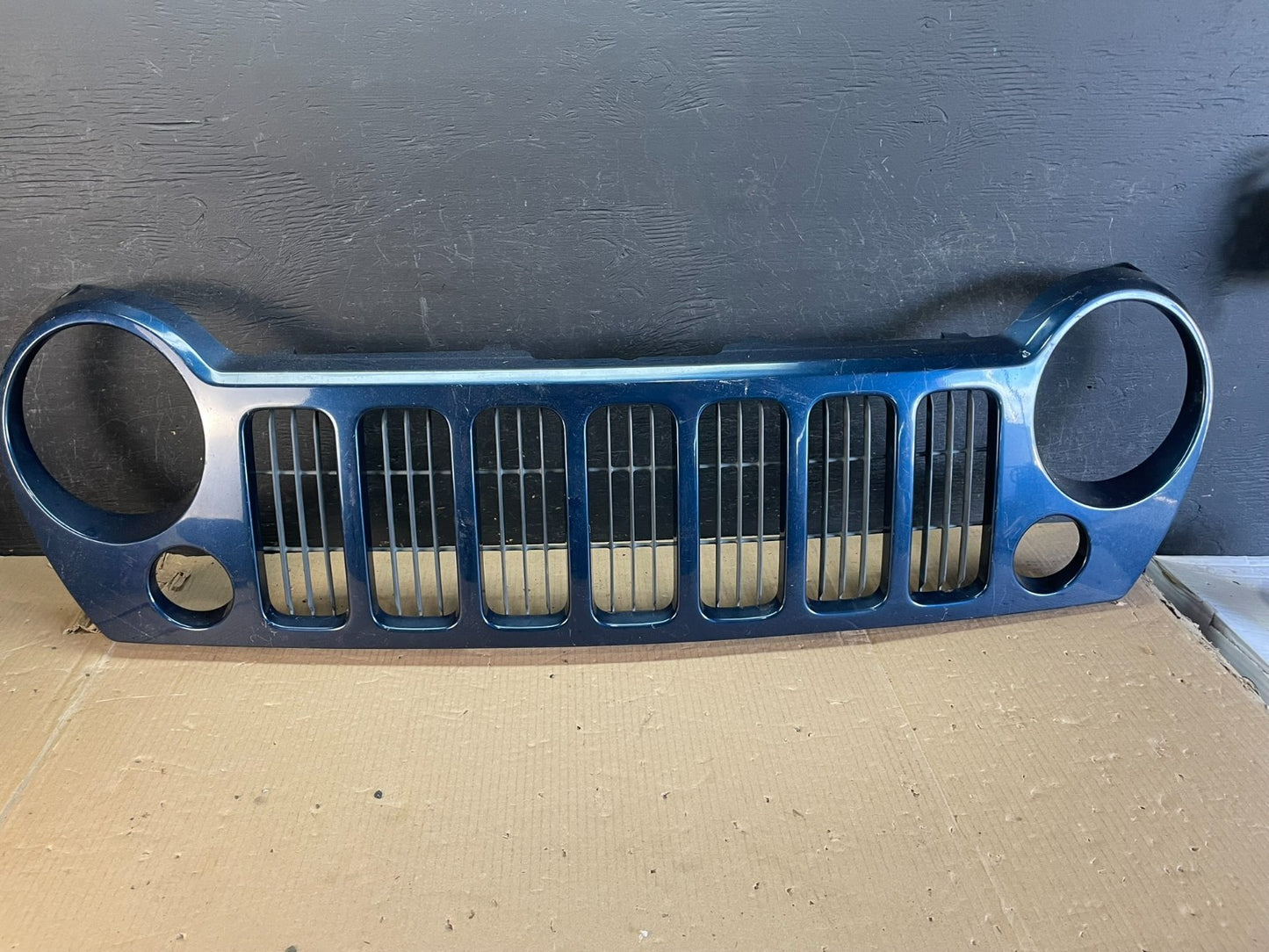 2005 to 2007 Jeep Liberty Front Upper Grill Grille ae3641 DG0