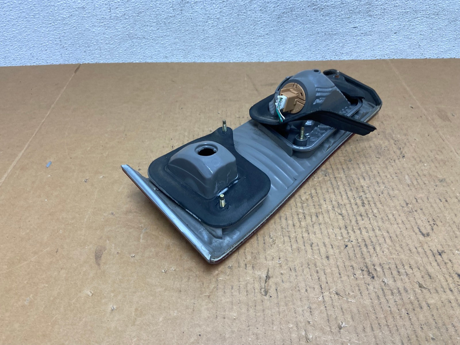 2000-2001 Toyota Camry Tail Light Left Driver LH Side Inner AD9350 LK4