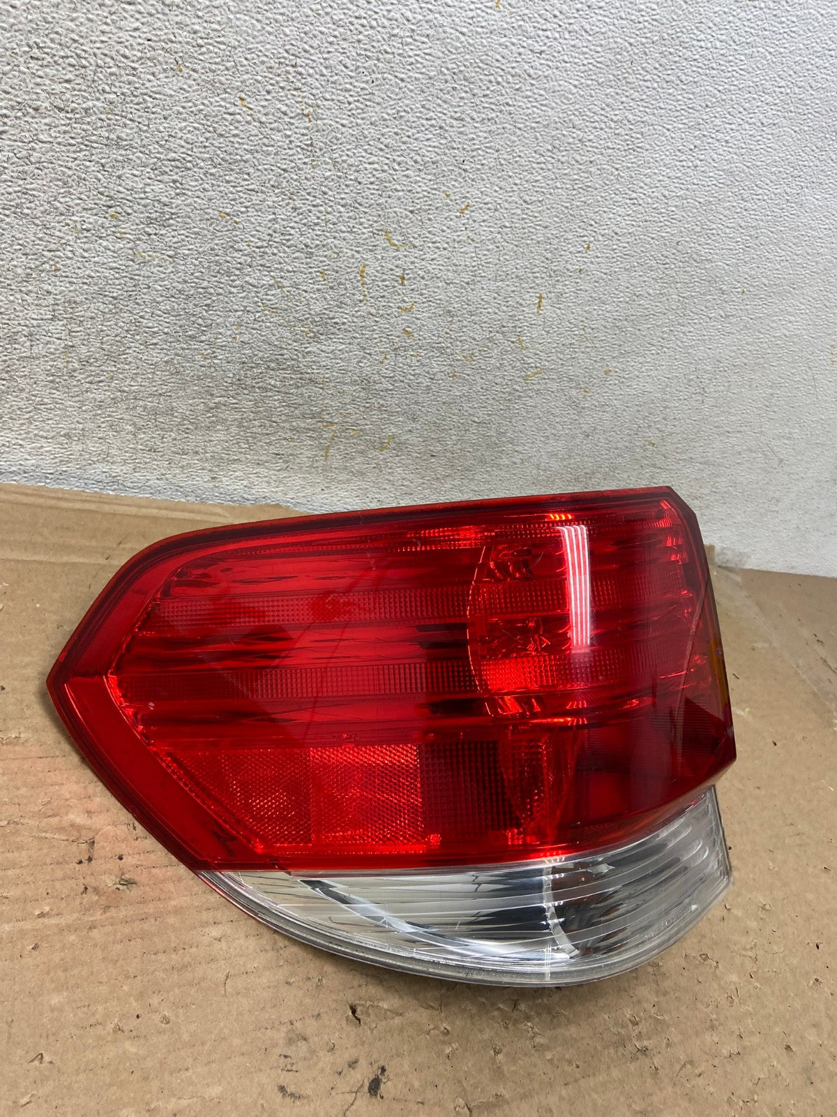 2008 2009 2010 Honda Odyssey Left Driver LH Side Tail Light AH8933 LK2