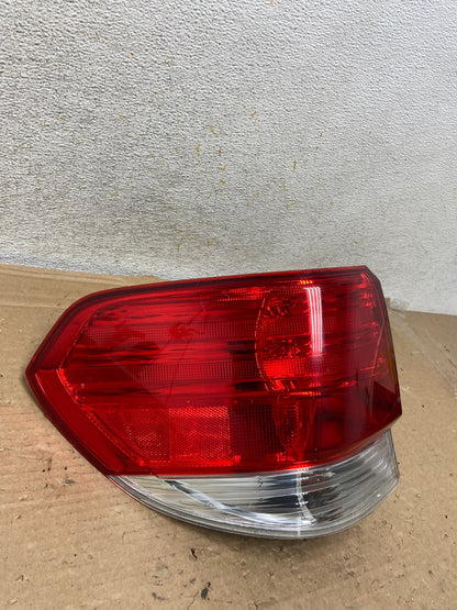 2008 2009 2010 Honda Odyssey Left Driver LH Side Tail Light AH8933 LK2
