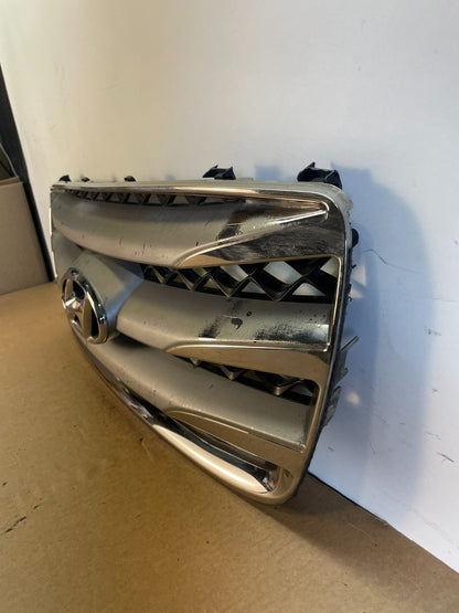 2010 to 2012 Hyundai Santa Fe Front Upper Grill Grille AH03581