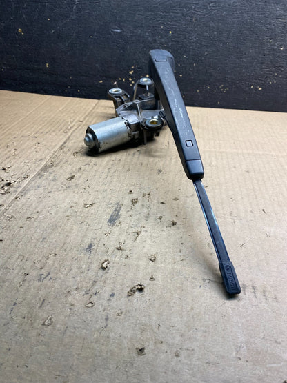 2006 to 2009 Volkswagen Golf Rear Windshield Wiper Motor OEM ab0397 DG2