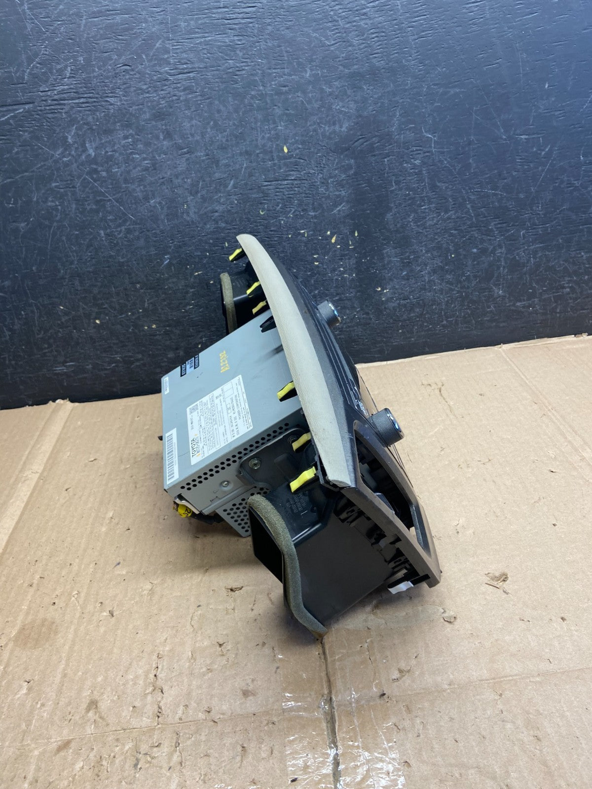 2011 to 2014 Toyota Sienna AM FM CD Mp3 Radio Receiver AI2732 DG1