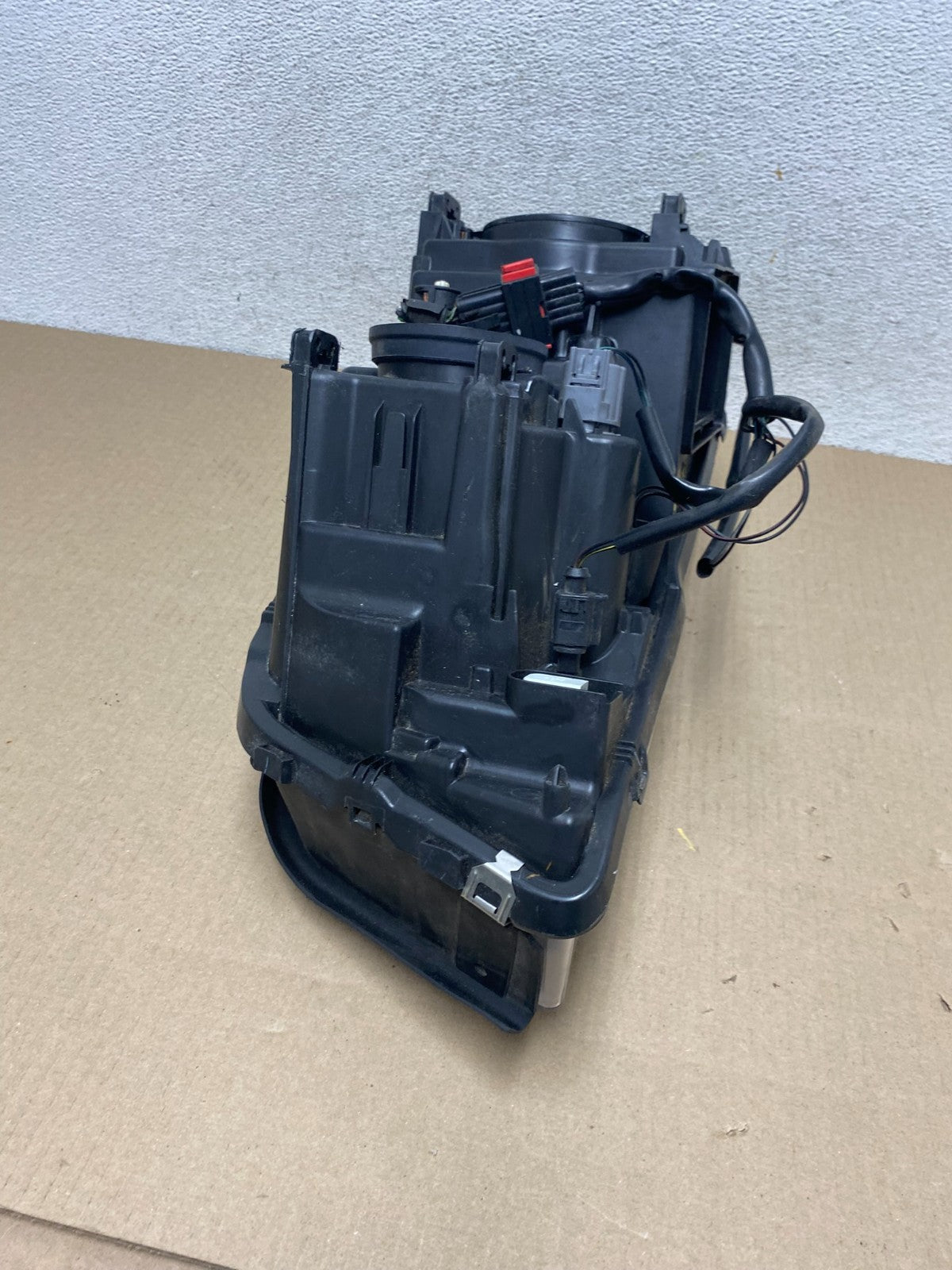 2003 to 2006 Volvo XC90 Right Passenger Rh Side Headlight Halogen DEPO AG5837 DW8