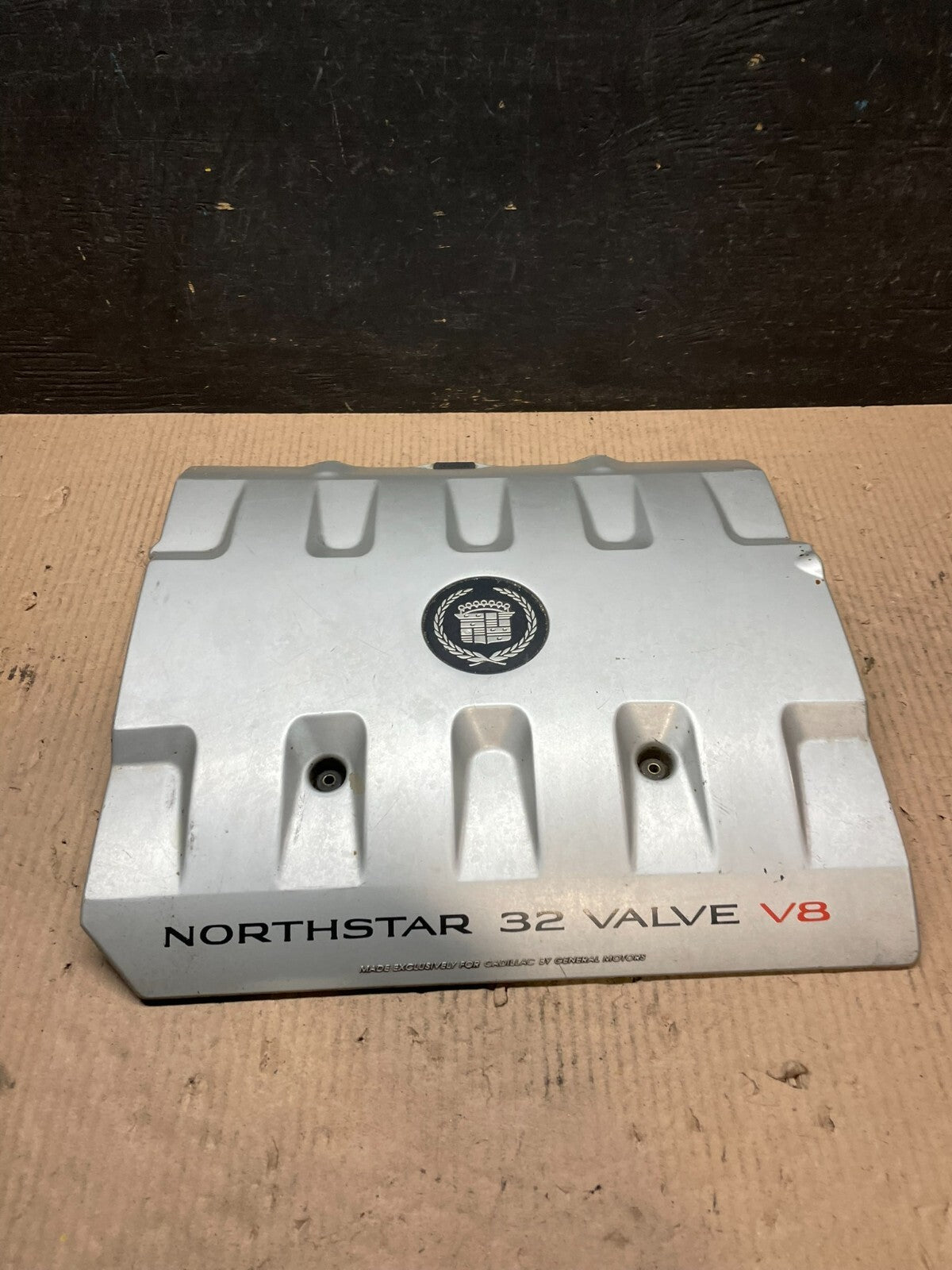 2001 to 2004 Cadillac Deville Seville Northstar Engine Motor Cover J3600 DG0
