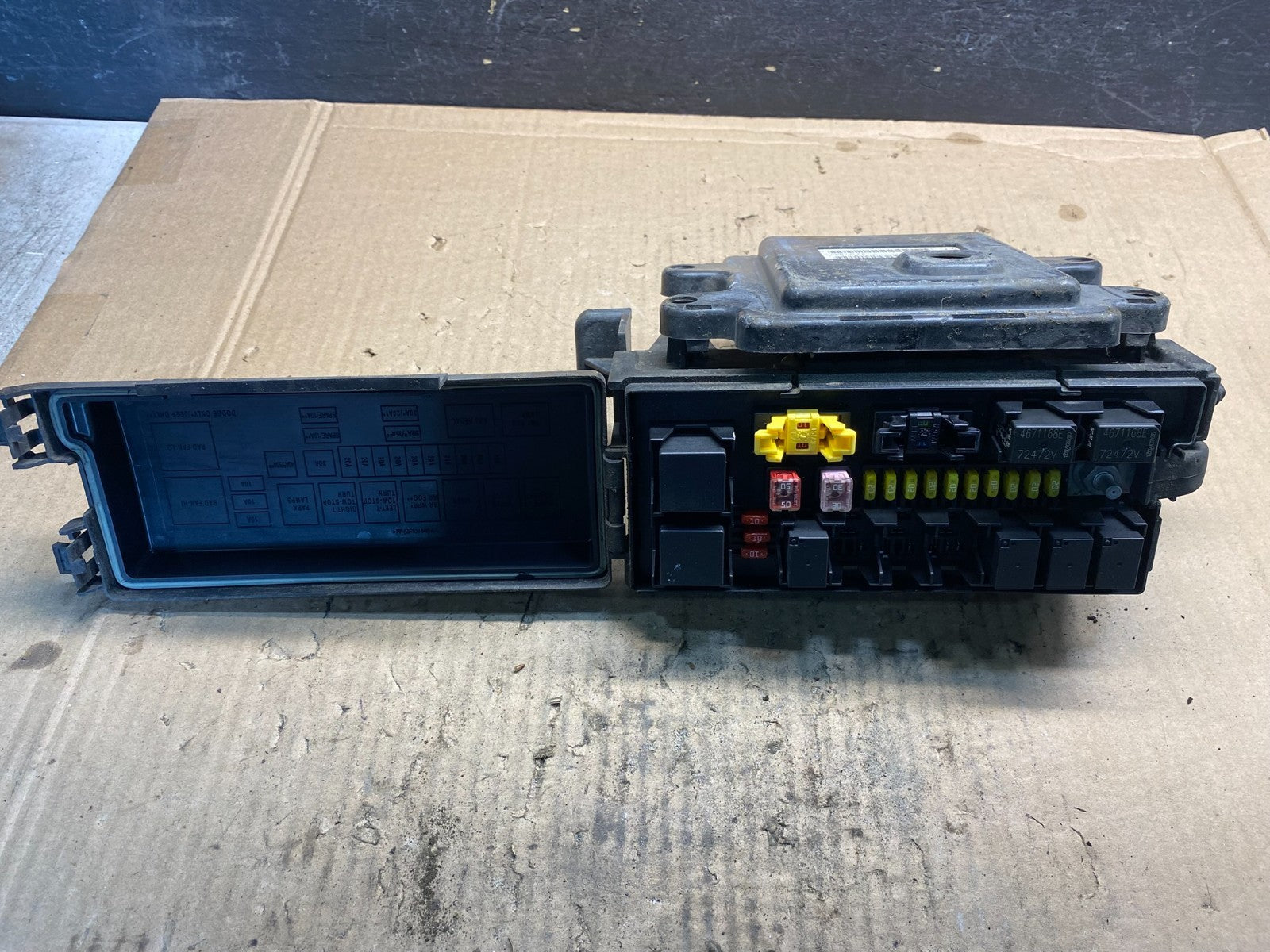 2009 Jeep Grand Cherokee Fuse Box Relay Panel Body Control Module BCM AE8054 DW3