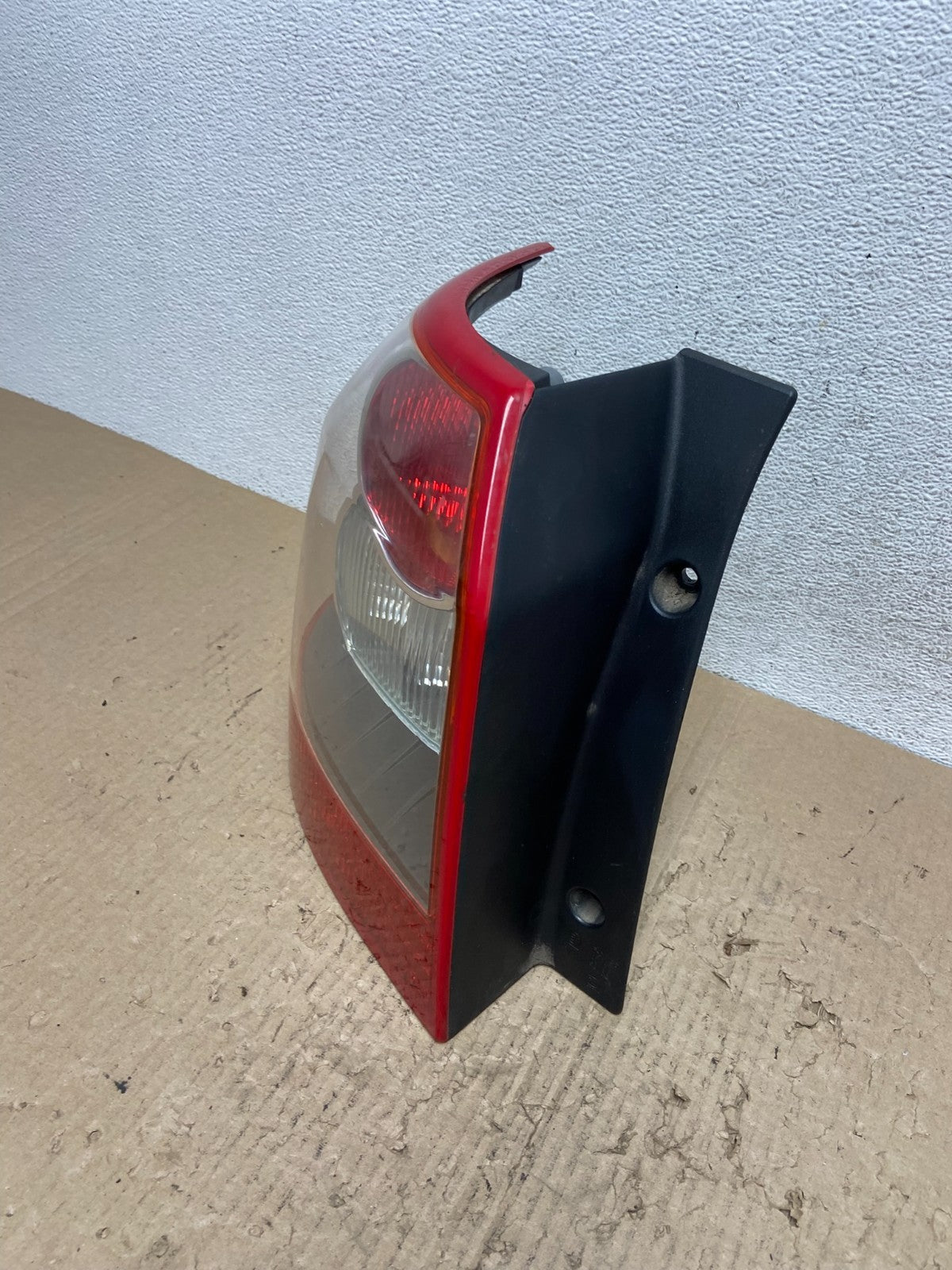 2008 to 2010 Land Rover Lr2 Left Driver LH Side Tail Light AF2939 DW1