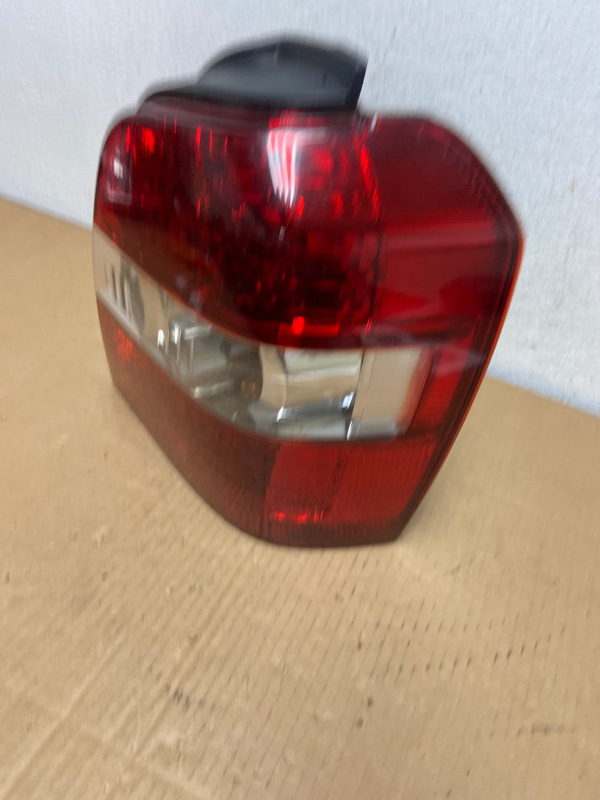 2004-2007 Toyota Highlander Right Passenger RH Side Tail Light AD0867 LK1