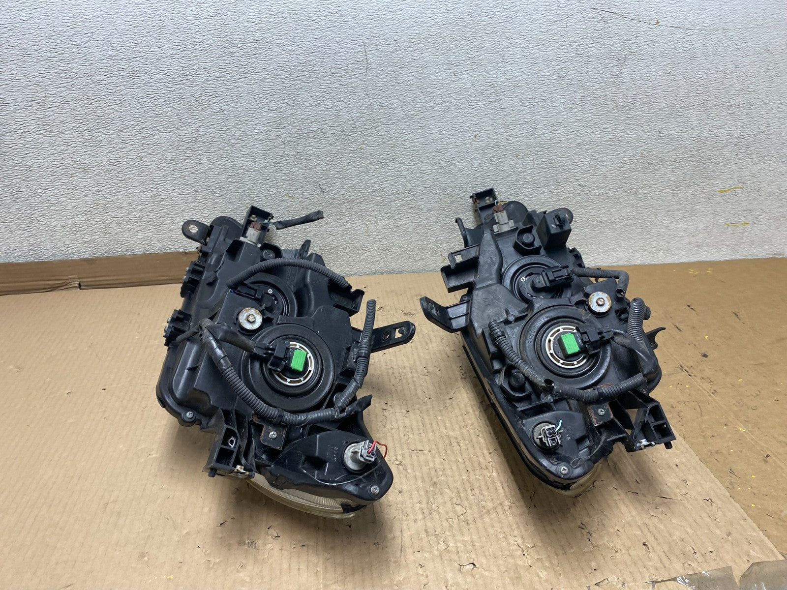 Halogen 2011 2012 2013 2014 Nissan Murano Headlights Left+Right U2734 DW10
